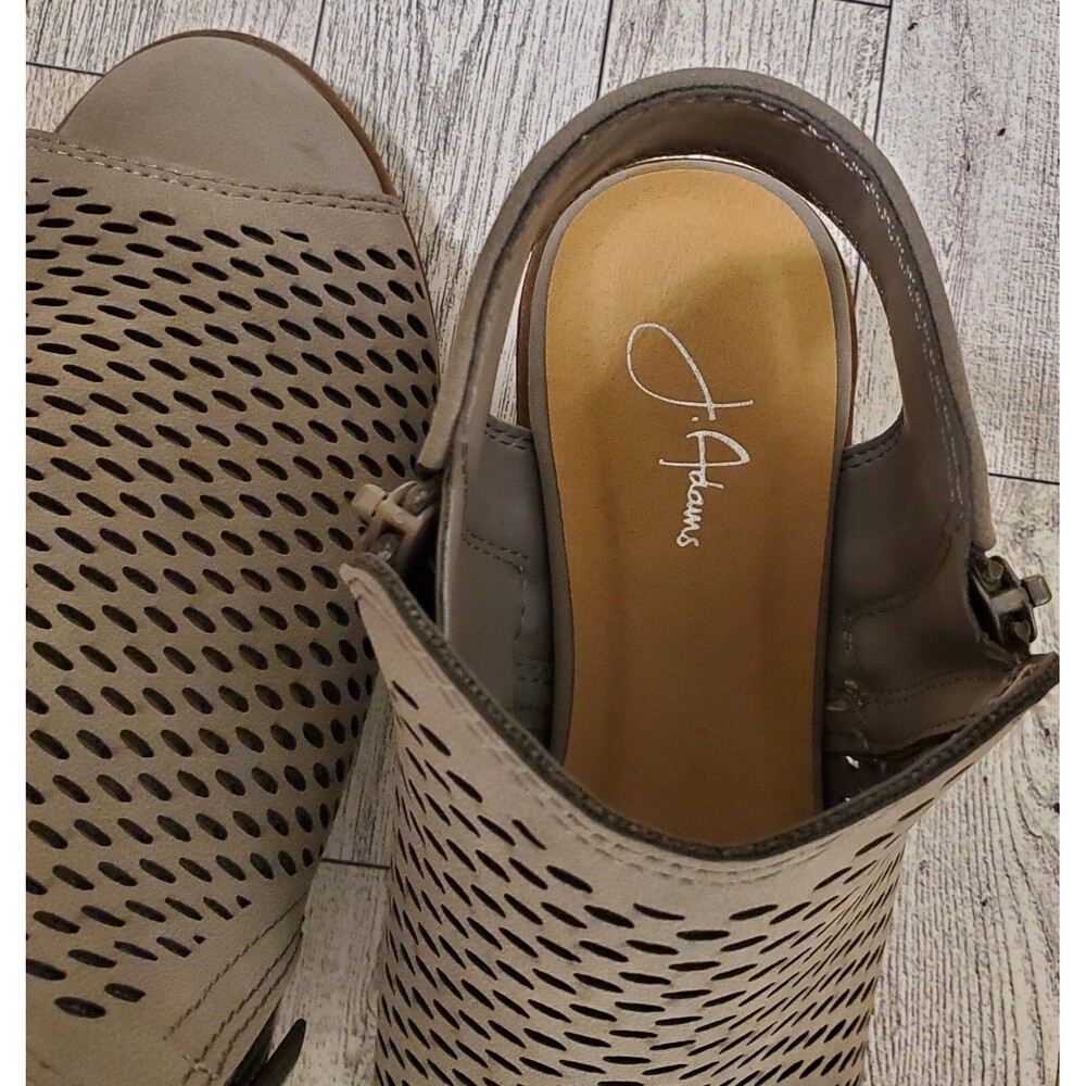 J. Adams Maddie Cutout Bootie Zipper Slip On Low Stacked Heel Shoes Size 5.5